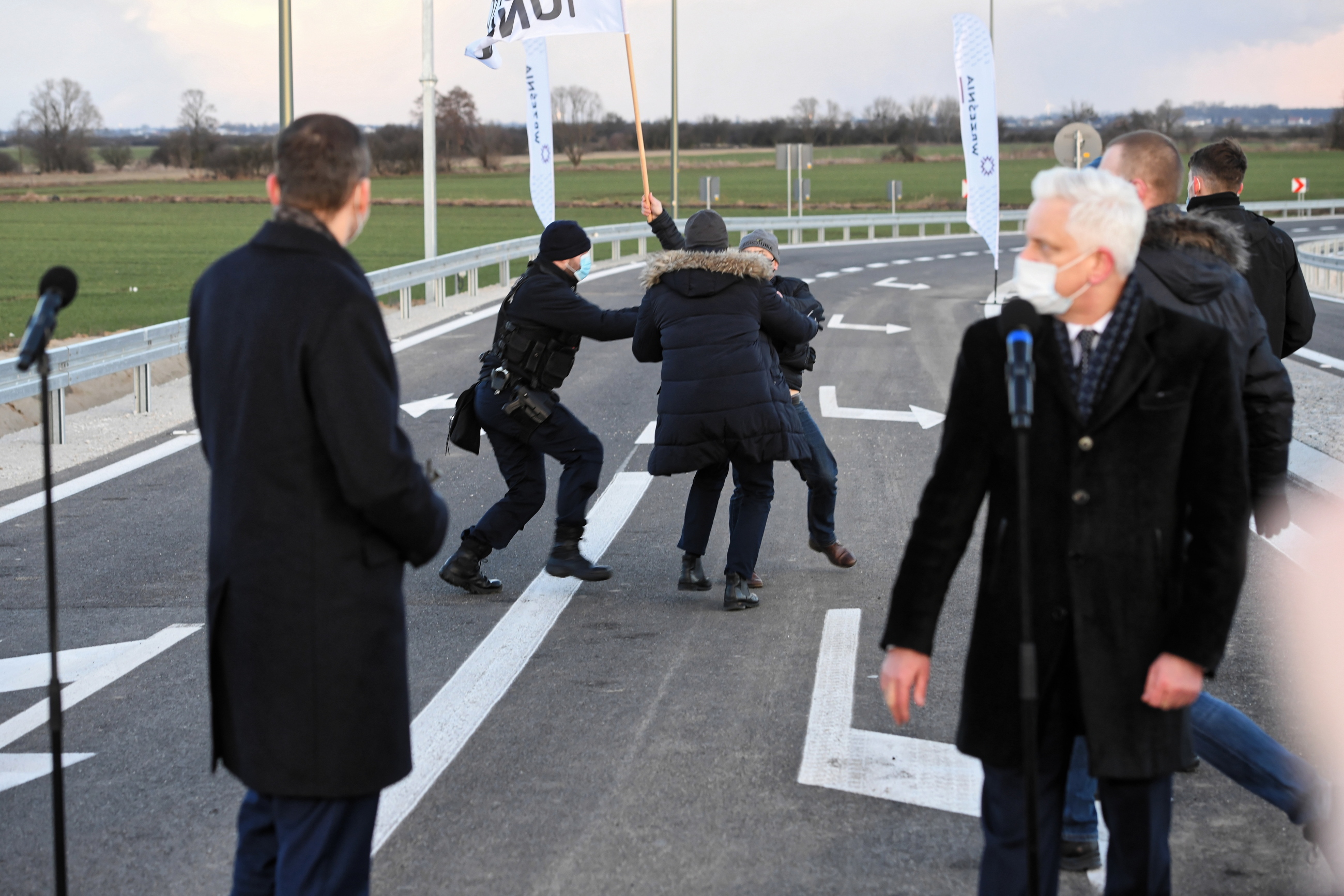 Rolnicy z AgroUnii zakłócili konferencję prasową premiera Mateusza Morawieckiego.