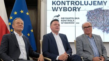 Lider Polski 2050 Szymon Hołownia, przewodniczący Platformy Obywatelskiej Donald Tusk i współprzewodniczący Nowej Lewicy Włodzimierz Czarzasty