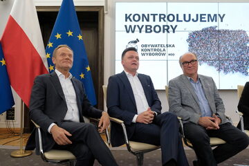Lider Polski 2050 Szymon Hołownia, przewodniczący Platformy Obywatelskiej Donald Tusk i współprzewodniczący Nowej Lewicy Włodzimierz Czarzasty
