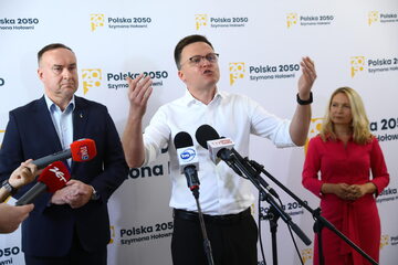Lider Ruchu Polska 2050 Szymon Hołownia wiceprzewodniczący partii Michał Kobosko i rzecznik Katarzyna Karpa-Świderek