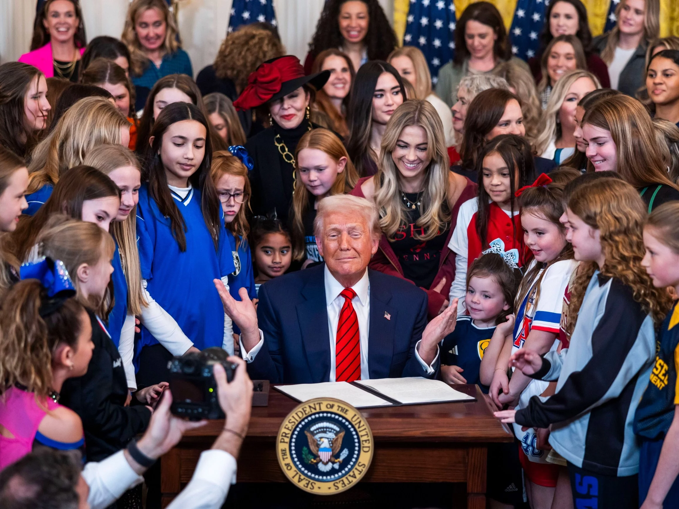 Biologiczni mężczyźni nie będą już brali udziału w sportowych zawodach dla dziewcząt oraz kobiet. Donald Trump podpisał rozporządzenie wykonawcze