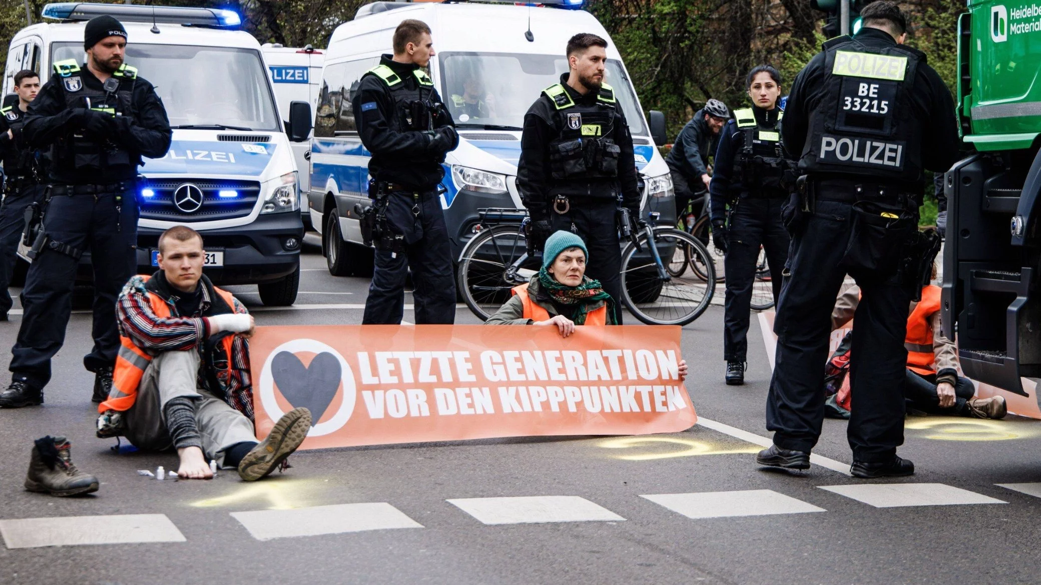 "Protest" "aktywistów klimatycznych" w Berlinie