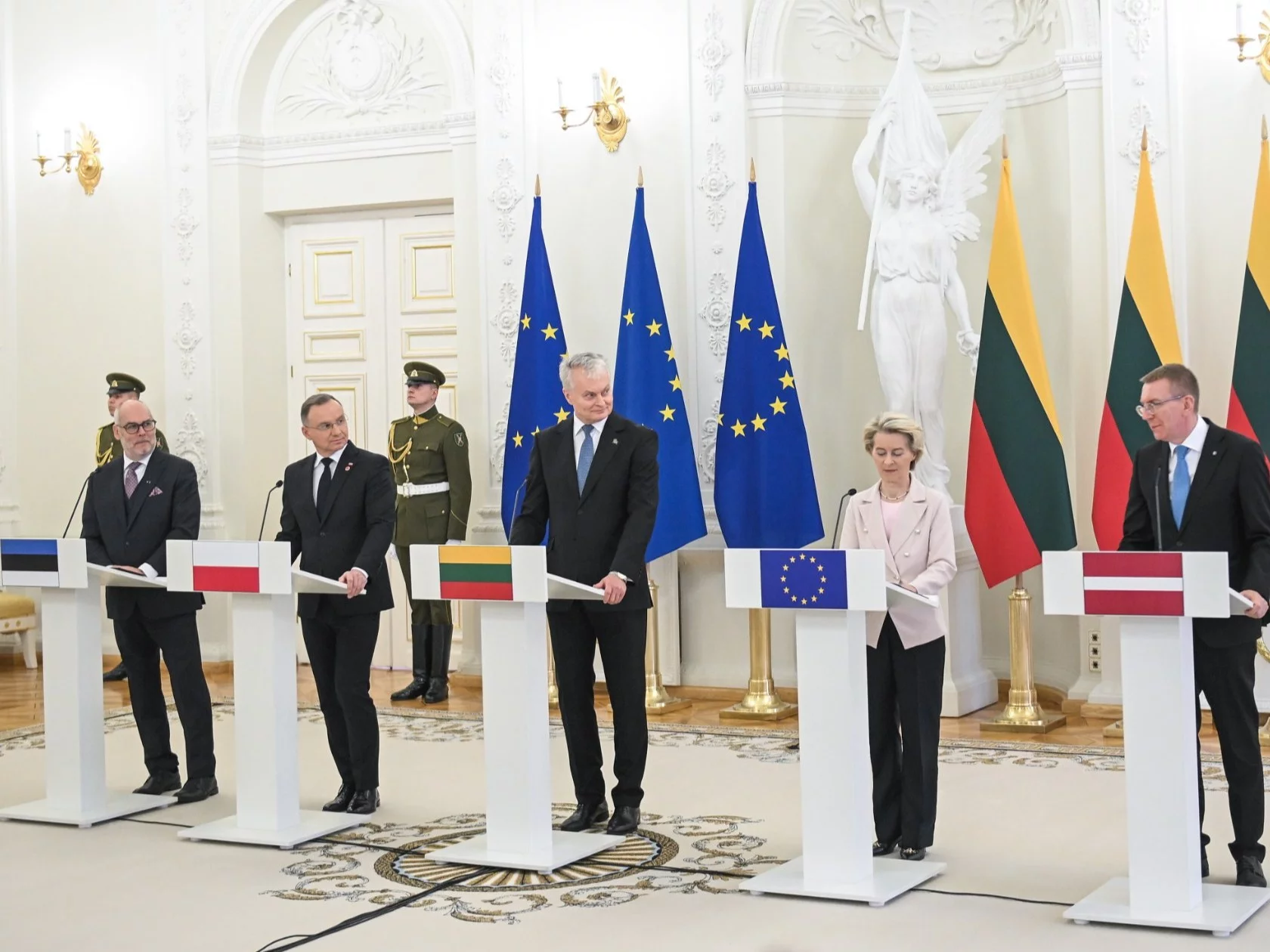 Alar Karis, Andrzej Duda, Gitanas Nauseda, Ursula von der Leyen, , Edgars Rinkevics