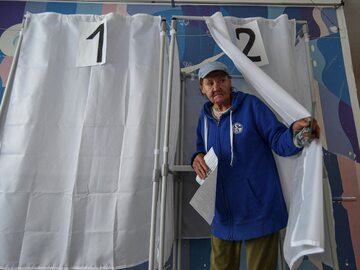 Lokal przygotowany na "referendum" w miejscowości Melitopol na Ukrainie
