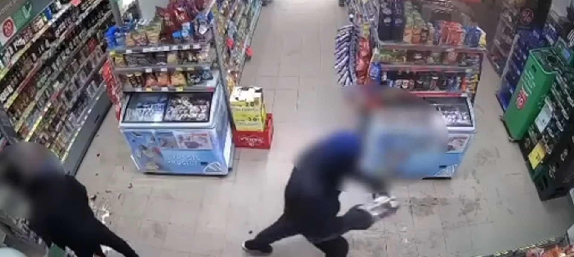 Ukradł puszkę WOŚP, zaatakował nożem policjantów. Był na przepustce