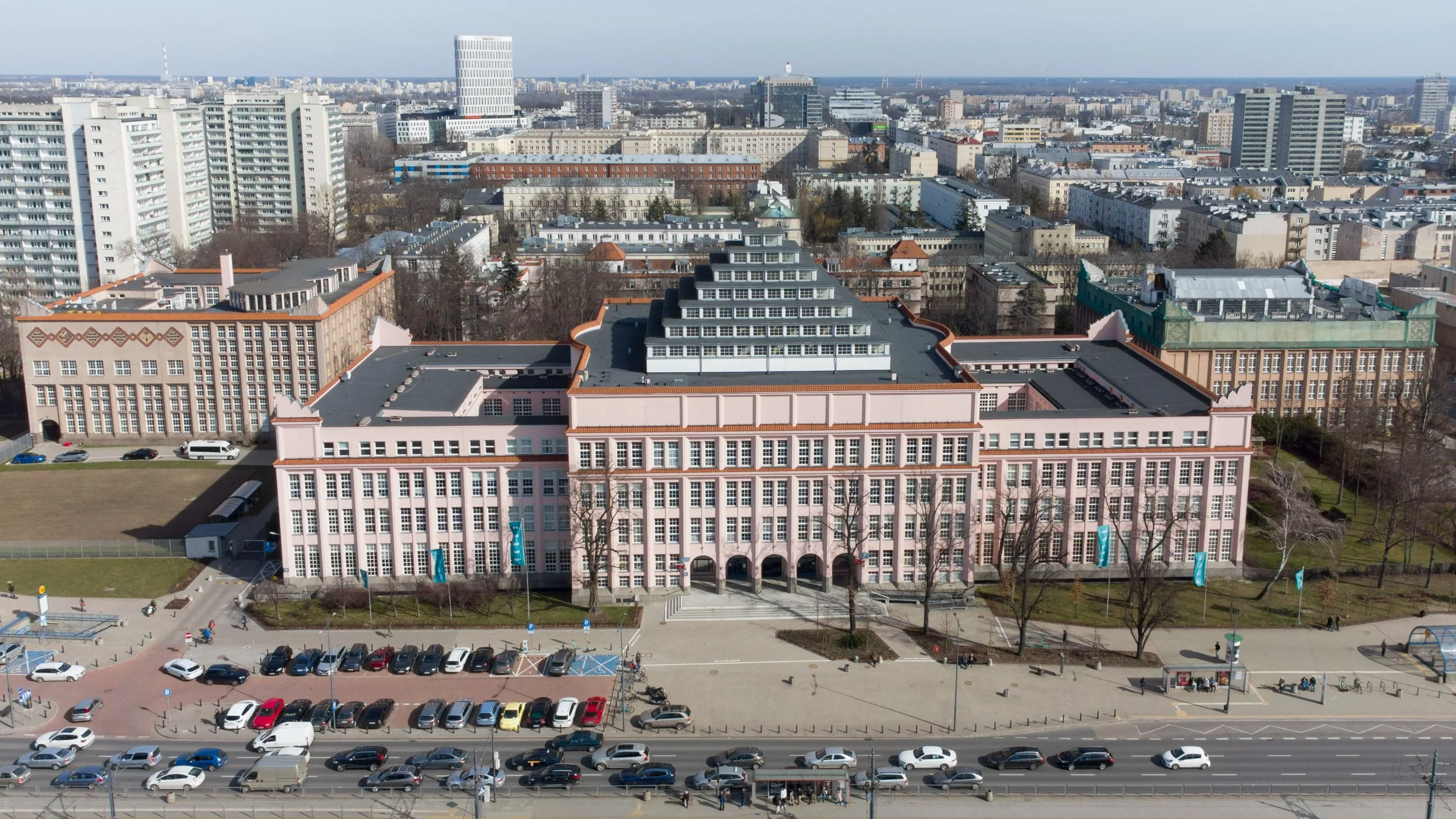 Kampus Szkoły Głównej Handlowej w Warszawie przy al. Niepodległości