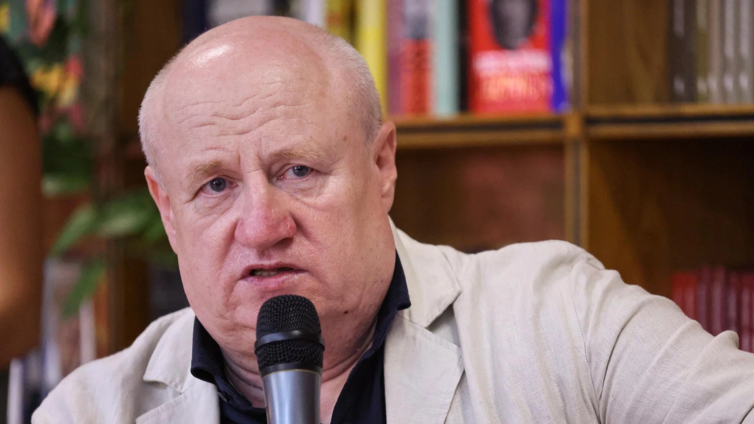 Pisarz Maciej Siembieda