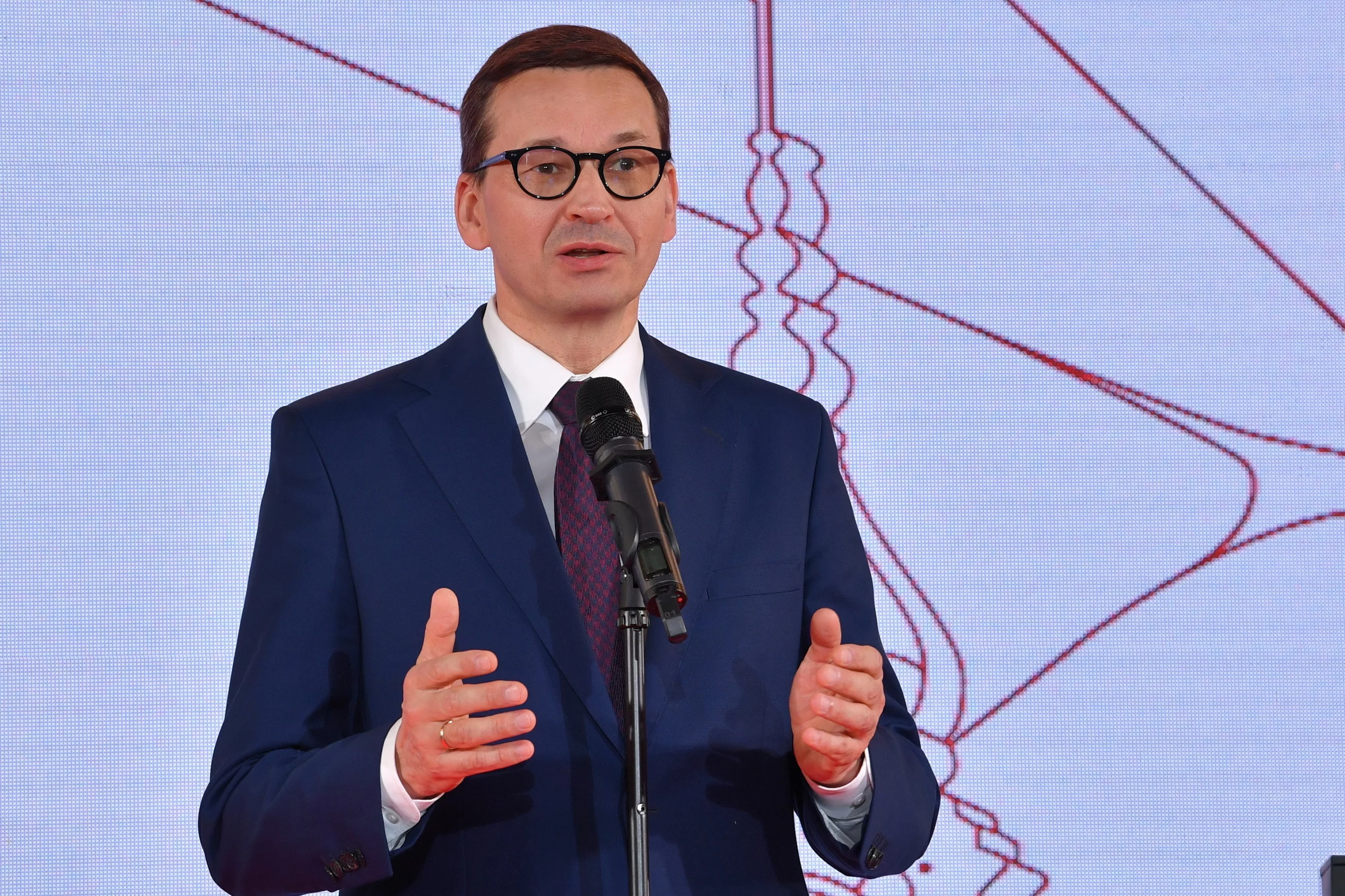 Premier Mateusz Morawiecki podczas uroczystości wręczenia Nagrody im. L. Kaczyńskiego na Zamku Królewskim w Warszawie