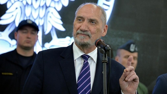 Antoni Macierewicz, szef MON