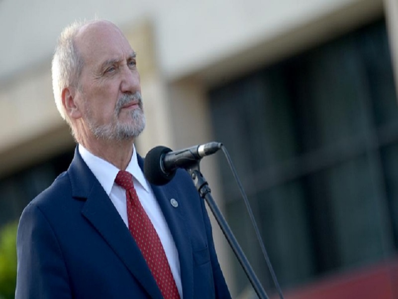 Antoni Macierewicz, szef MON