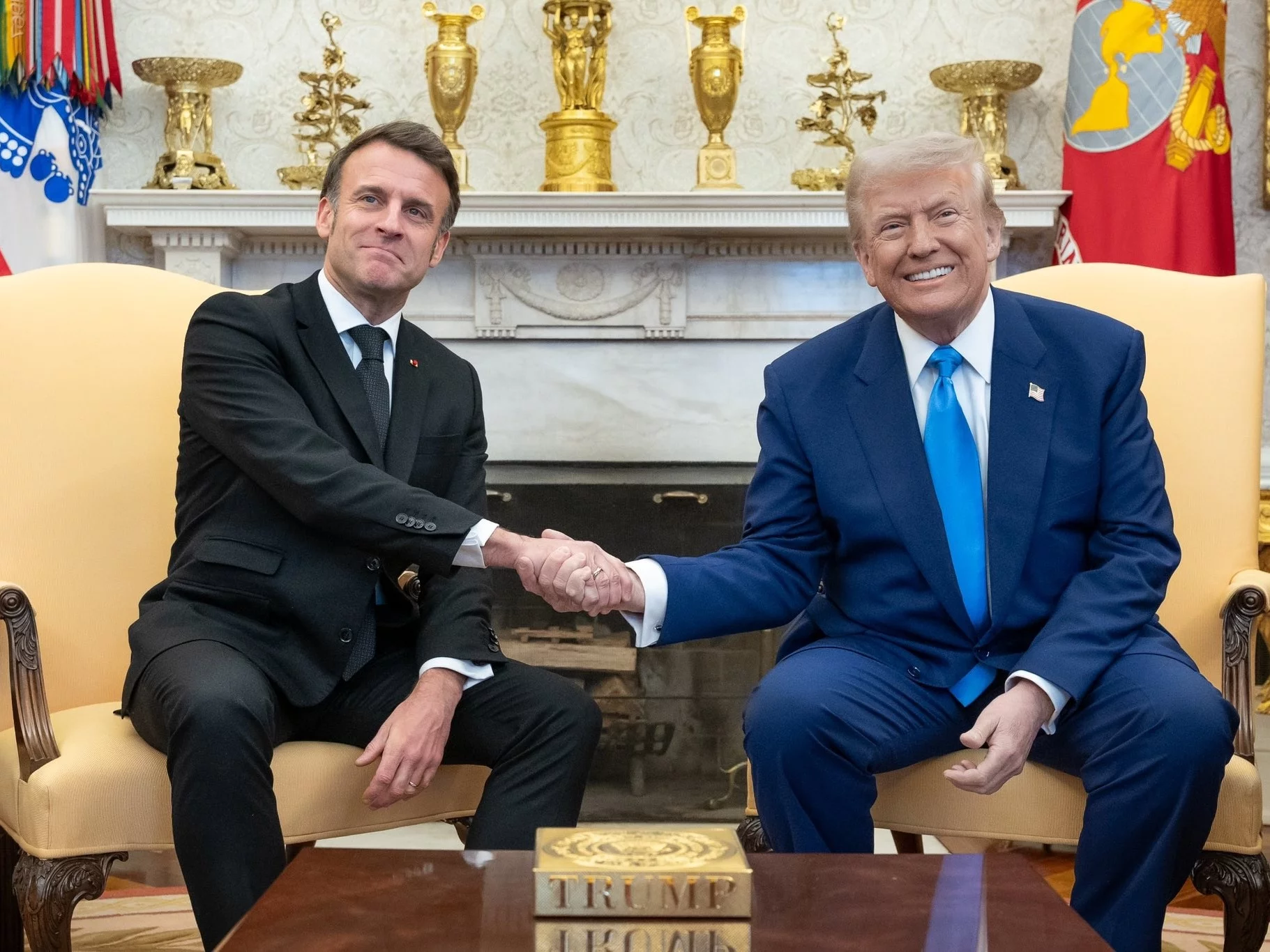 Macron spoliczkowany przez żonę? Trump ma radę