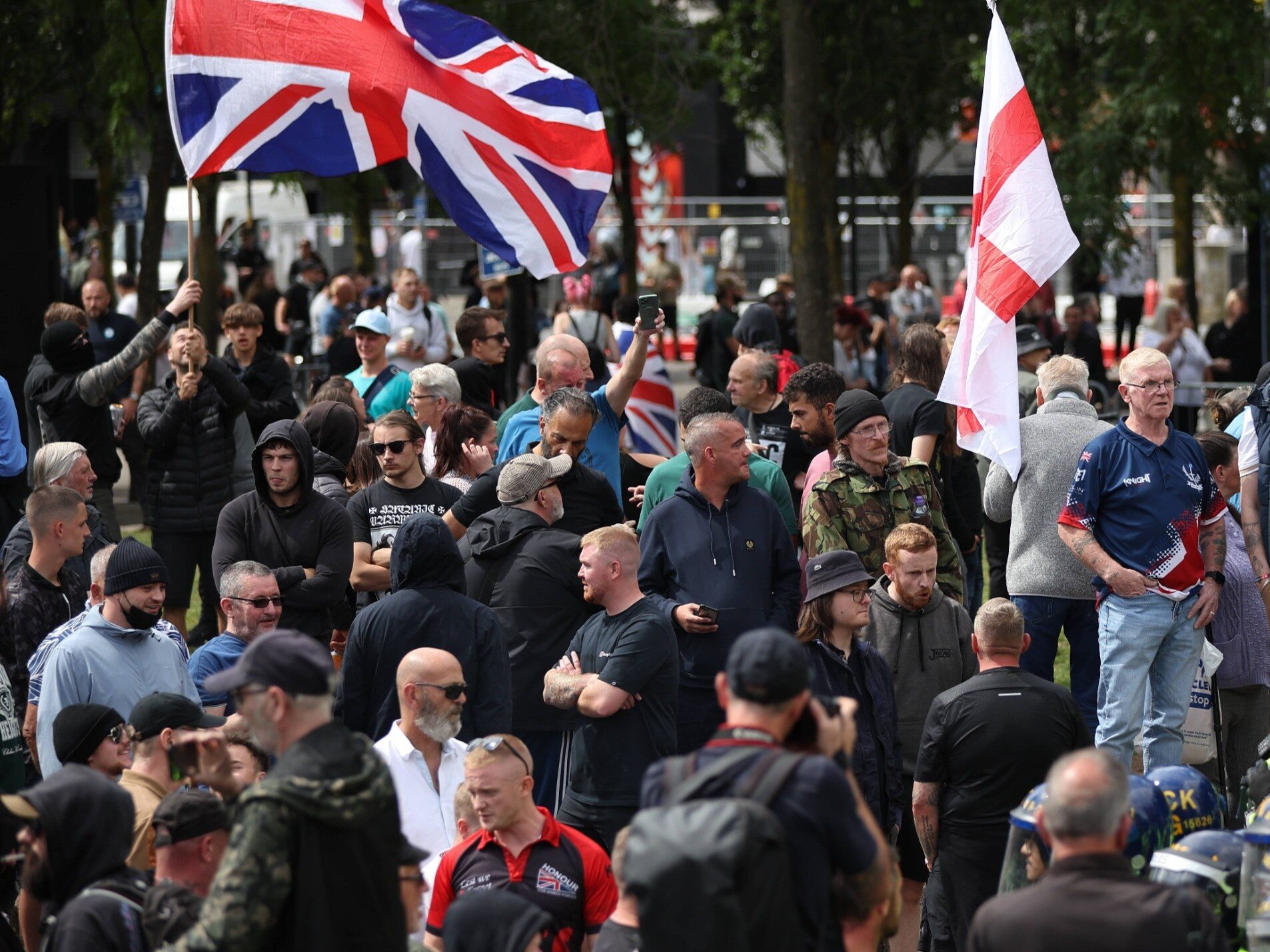 W Wielkiej Brytanii odbyły się antyimigranckie protesty