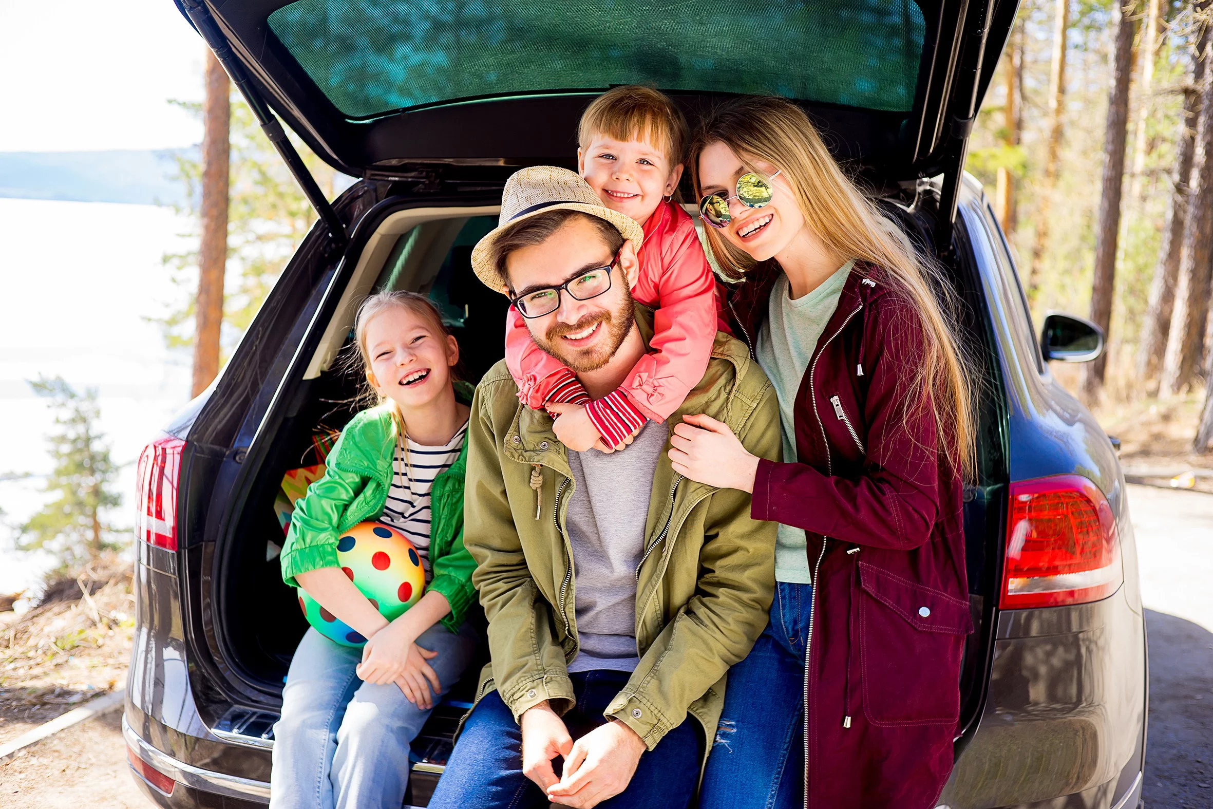 Majówka samochodem – przepis na udany piknik wyjazdowy