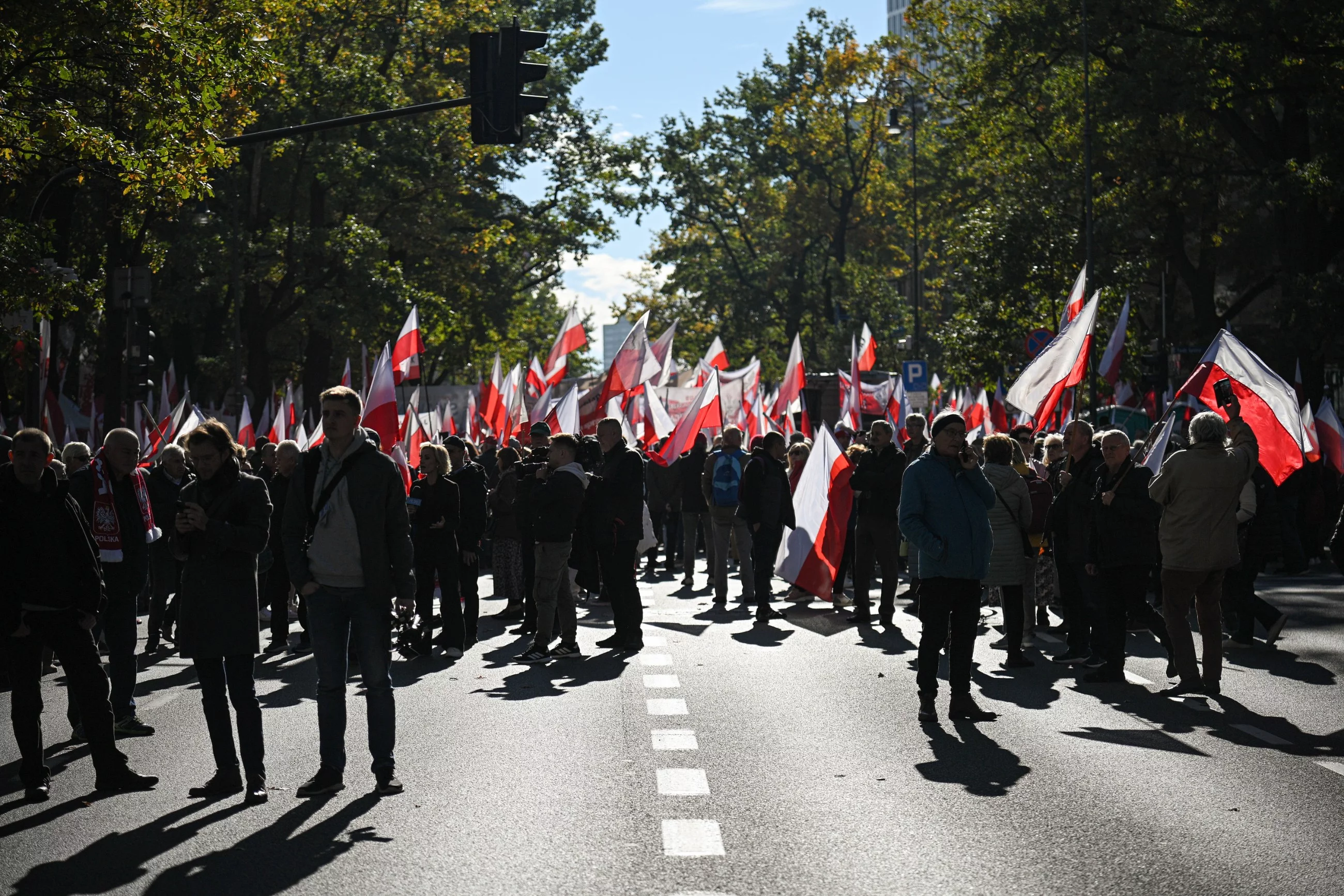 Manifestacja przed Trybunałem Konstytucyjnym przeciwko działaniom Donalda Tuska