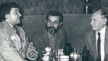 Marek Nowakowski (w środku) wraz z W. Soporkiem (po lewej) i K. Górskim, 1985 r.