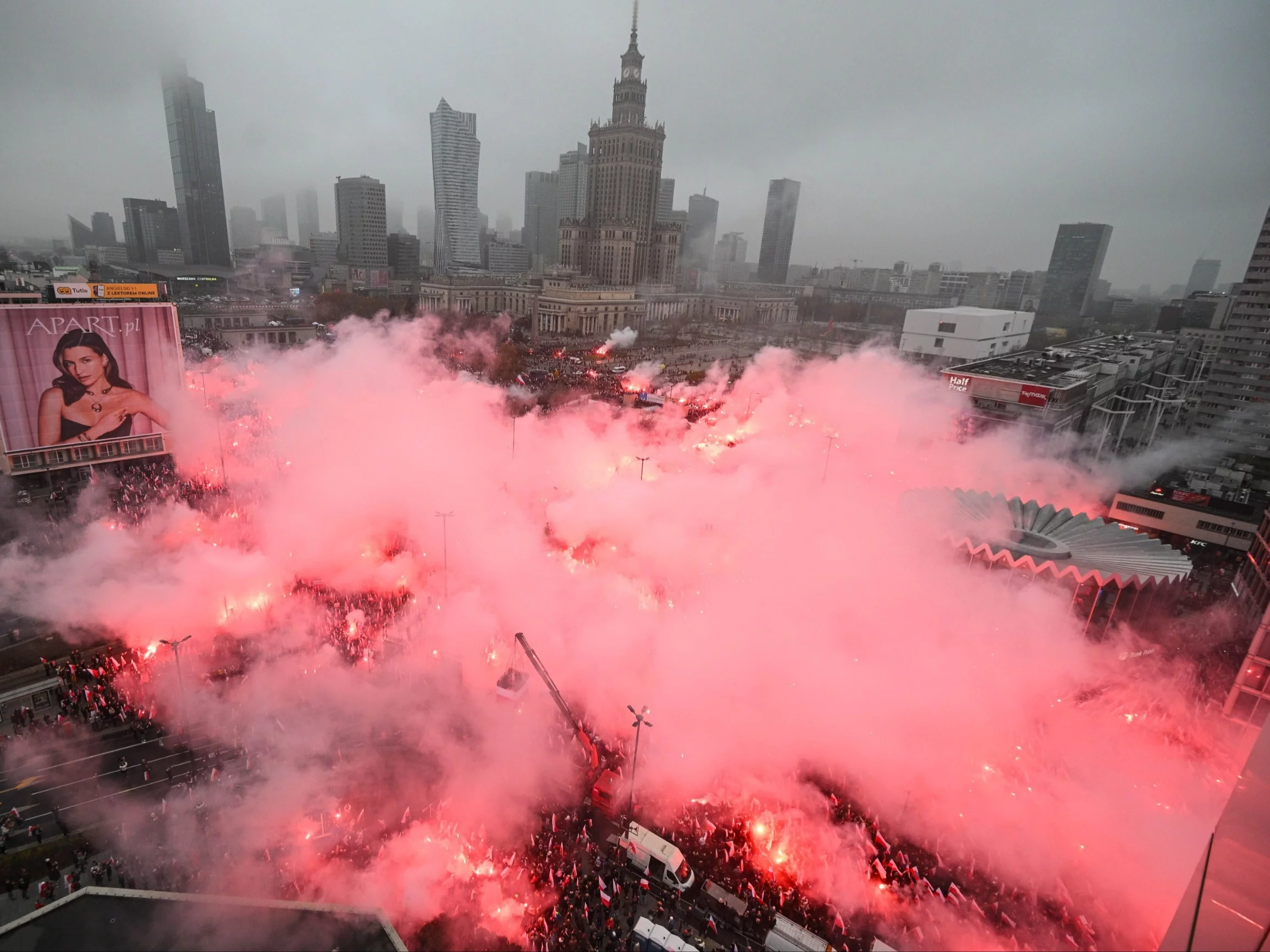 Marsz Niepodległości bez incydentów. Ratusz podał wstępne dane o frekwencji