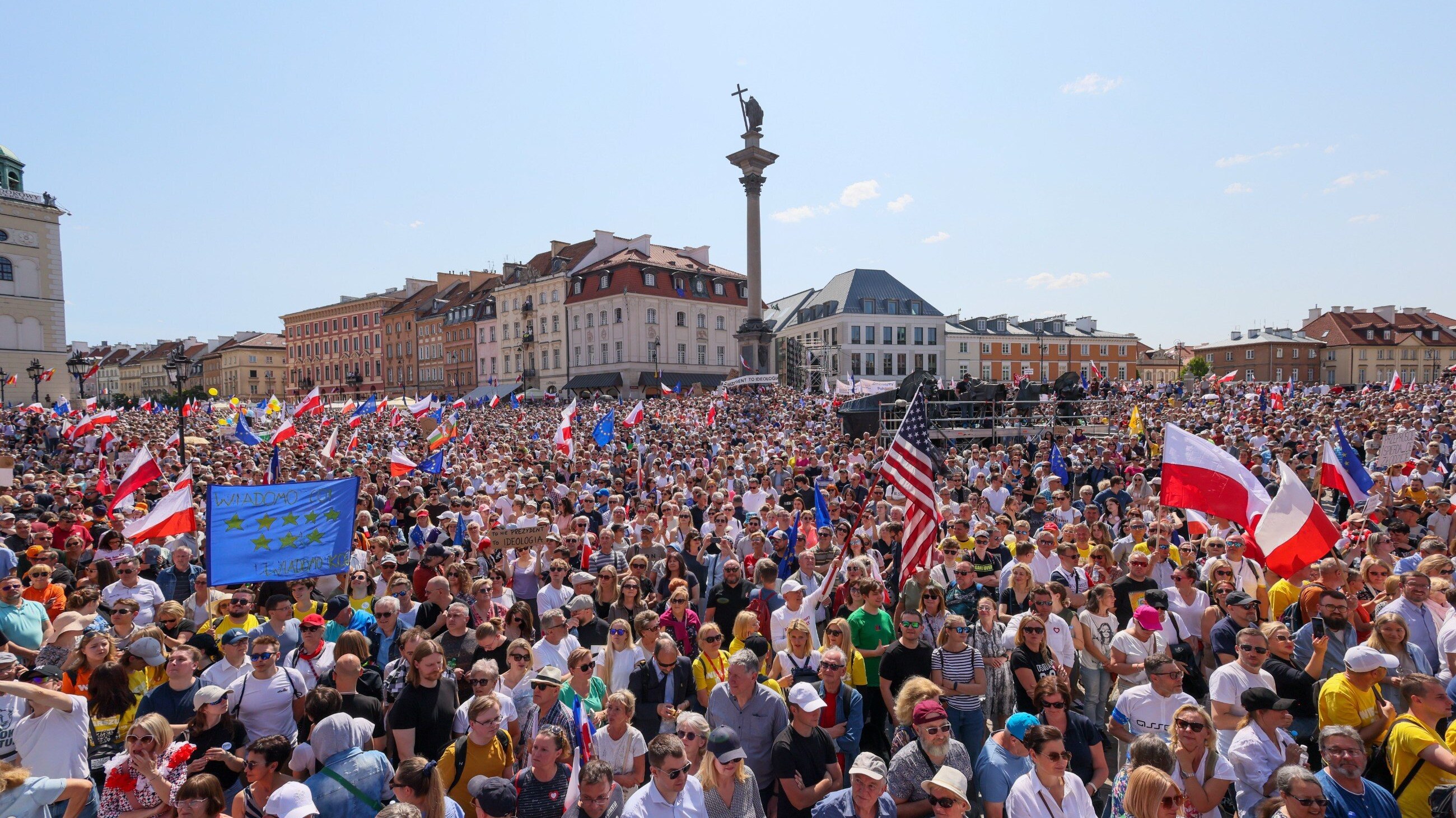 Uczestnicy marszu opozycji 4 czerwca