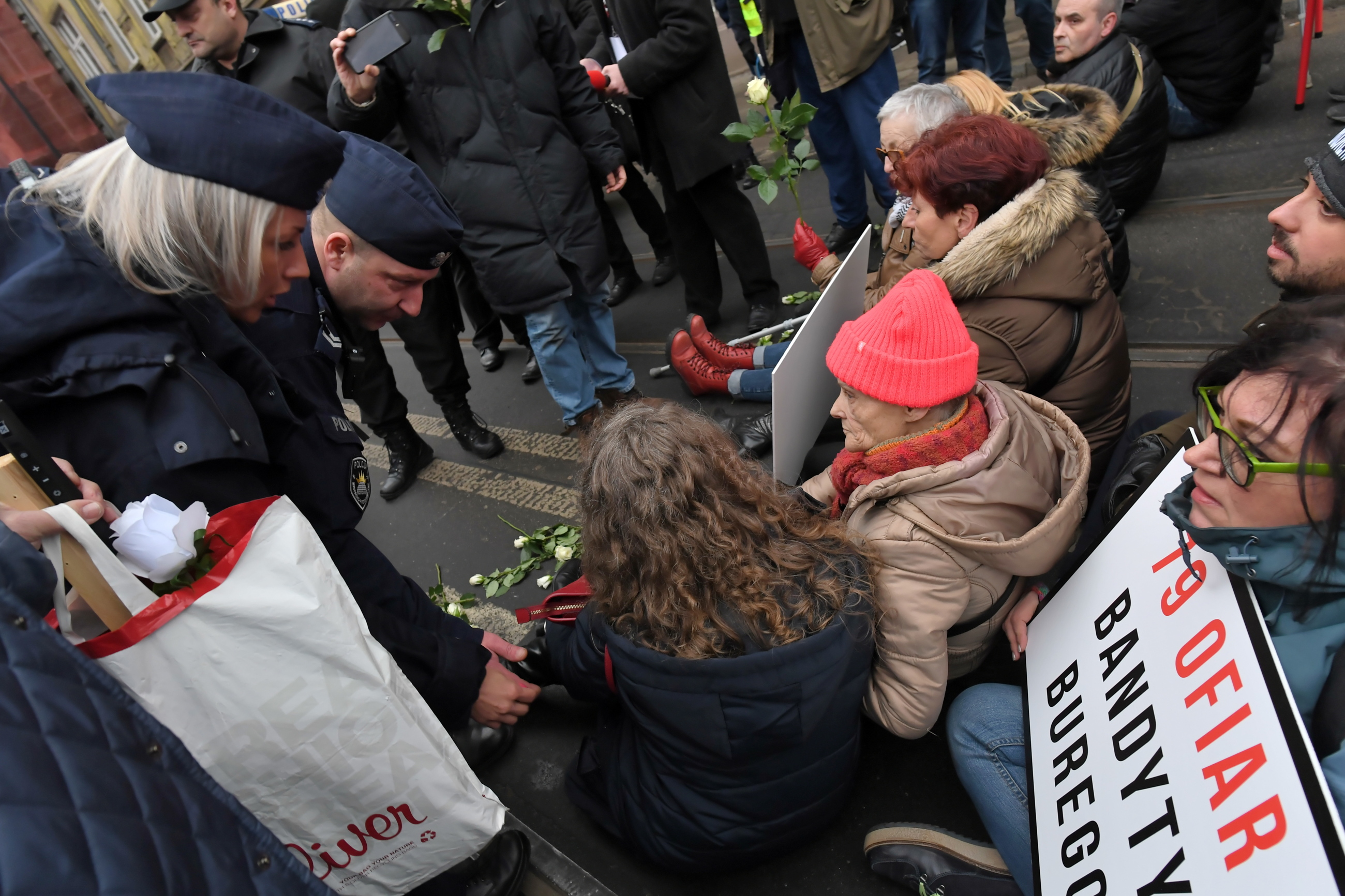 Łódzki Marsz Pamięci Żołnierzy Niezłomnych został zablokowany przez członków ruchu społecznego Obywatele RP