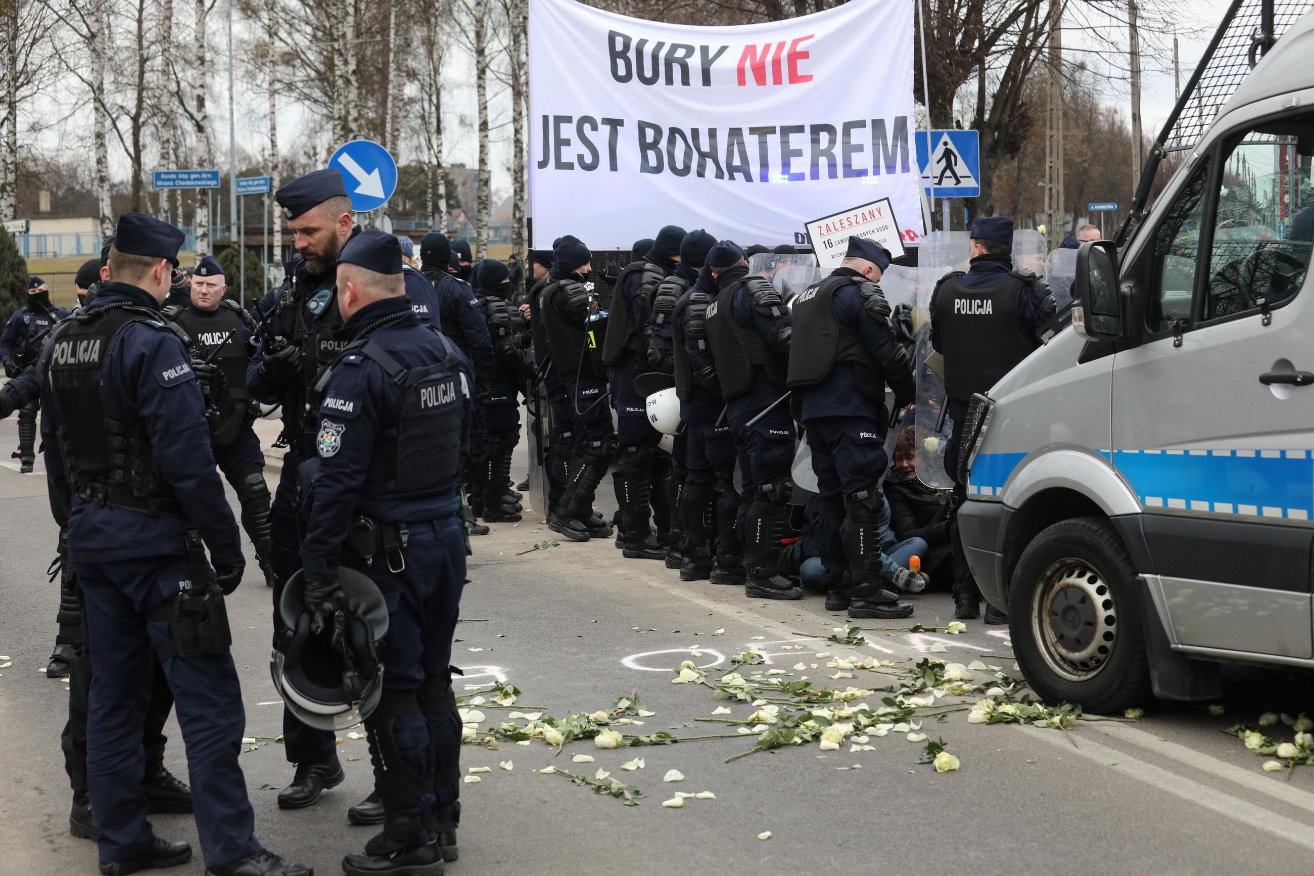 Kontrmanifestacja Obywateli RP podczas IV Hajnowskiego Marszu Pamięci Żołnierzy Wyklętych organizowanego przez środowiska narodowe między innymi przez ONR, 23 bm. w Hajnówce.