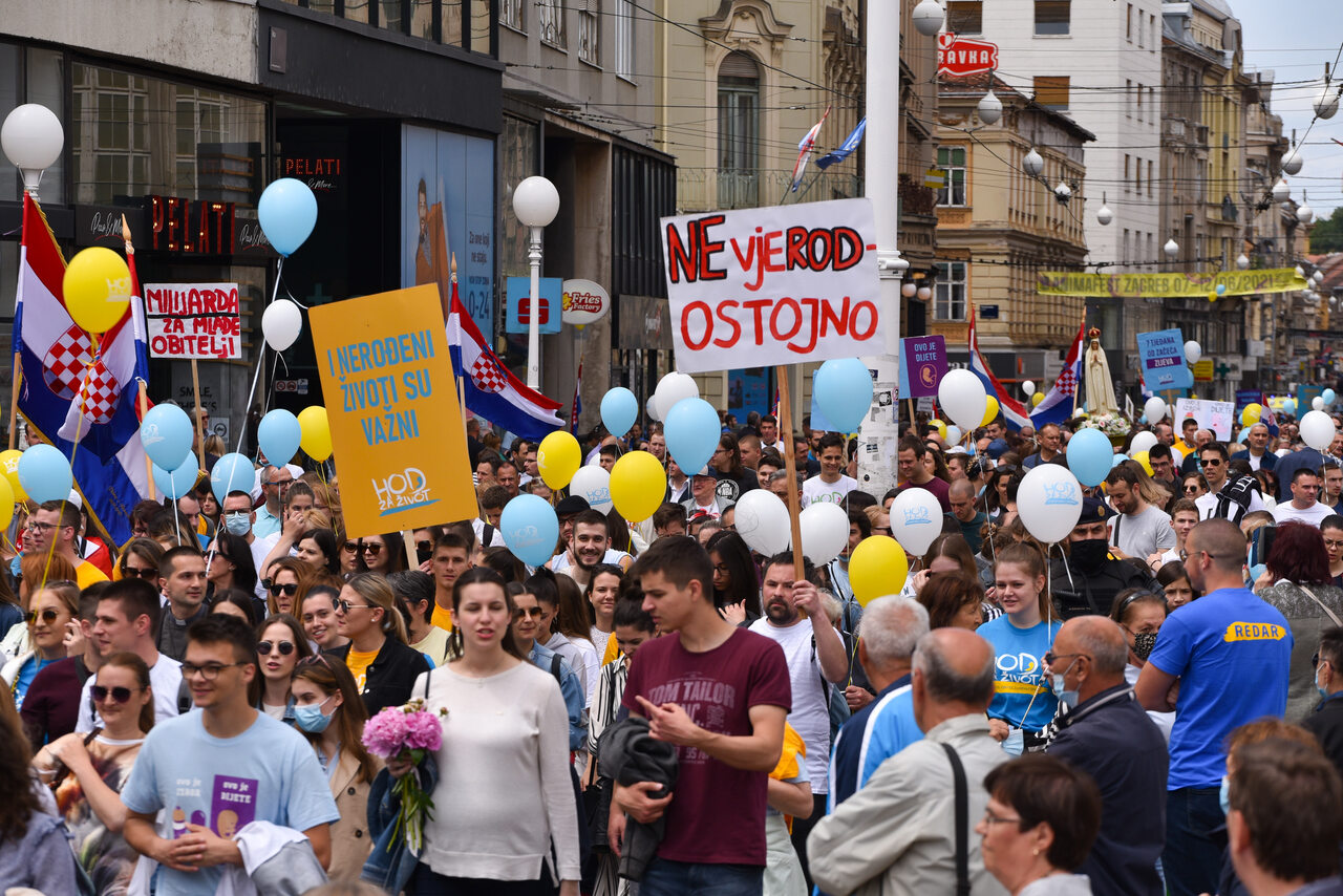 Chorwacja: Marsz Życia zakłócony przez manifestację aborcjonistów - Vimarsana News