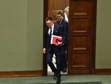 Marszałek Sejmu Szymon Hołownia i dyrektor jego gabinetu Stanisław Zakroczymski