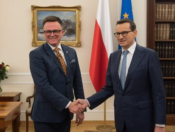 Marszałek Sejmu Szymon Hołownia i premier Mateusz Morawiecki