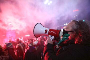 Marta Lempart podczas protestu w Warszawie