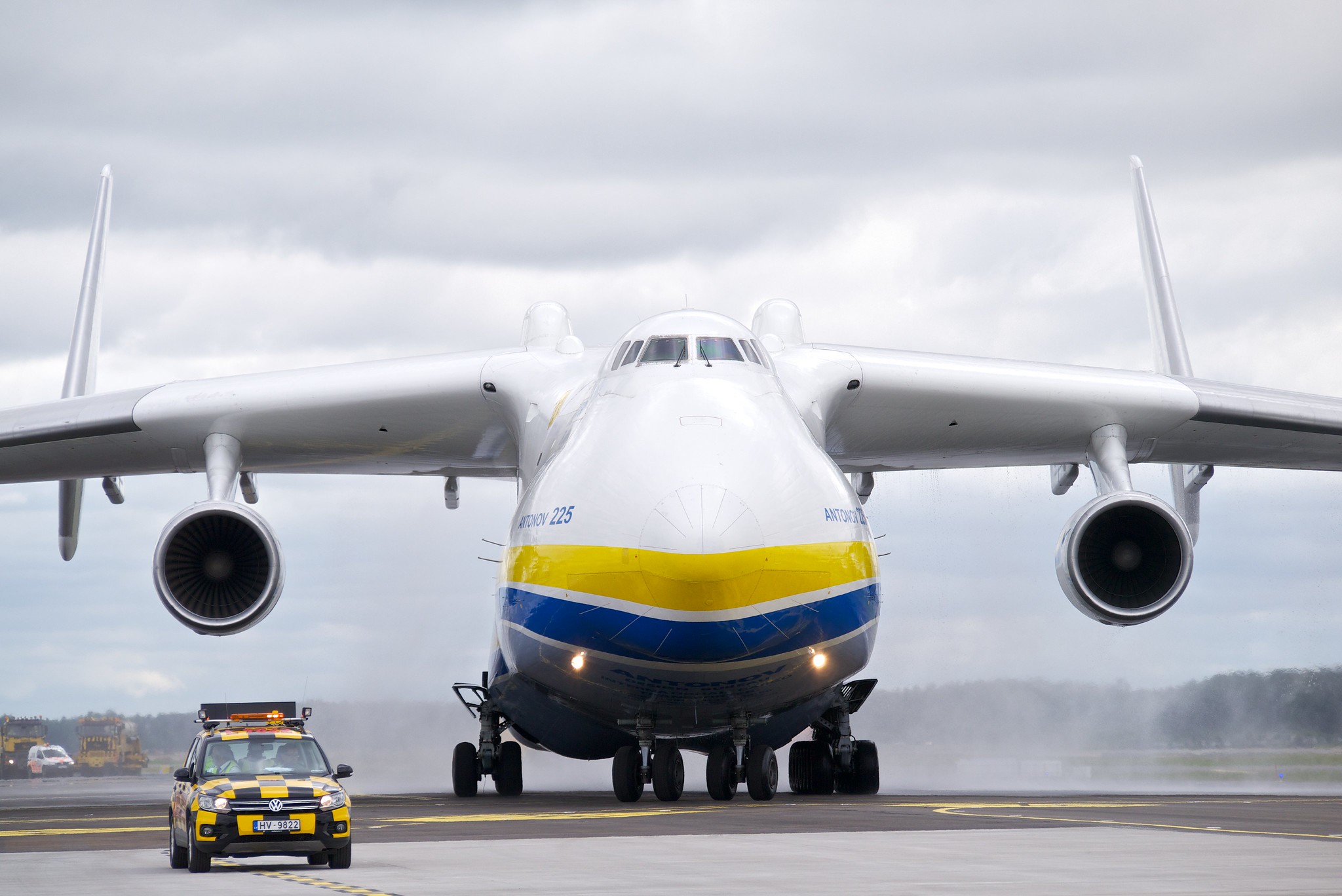 Samolot Antonov An-225 Mriya