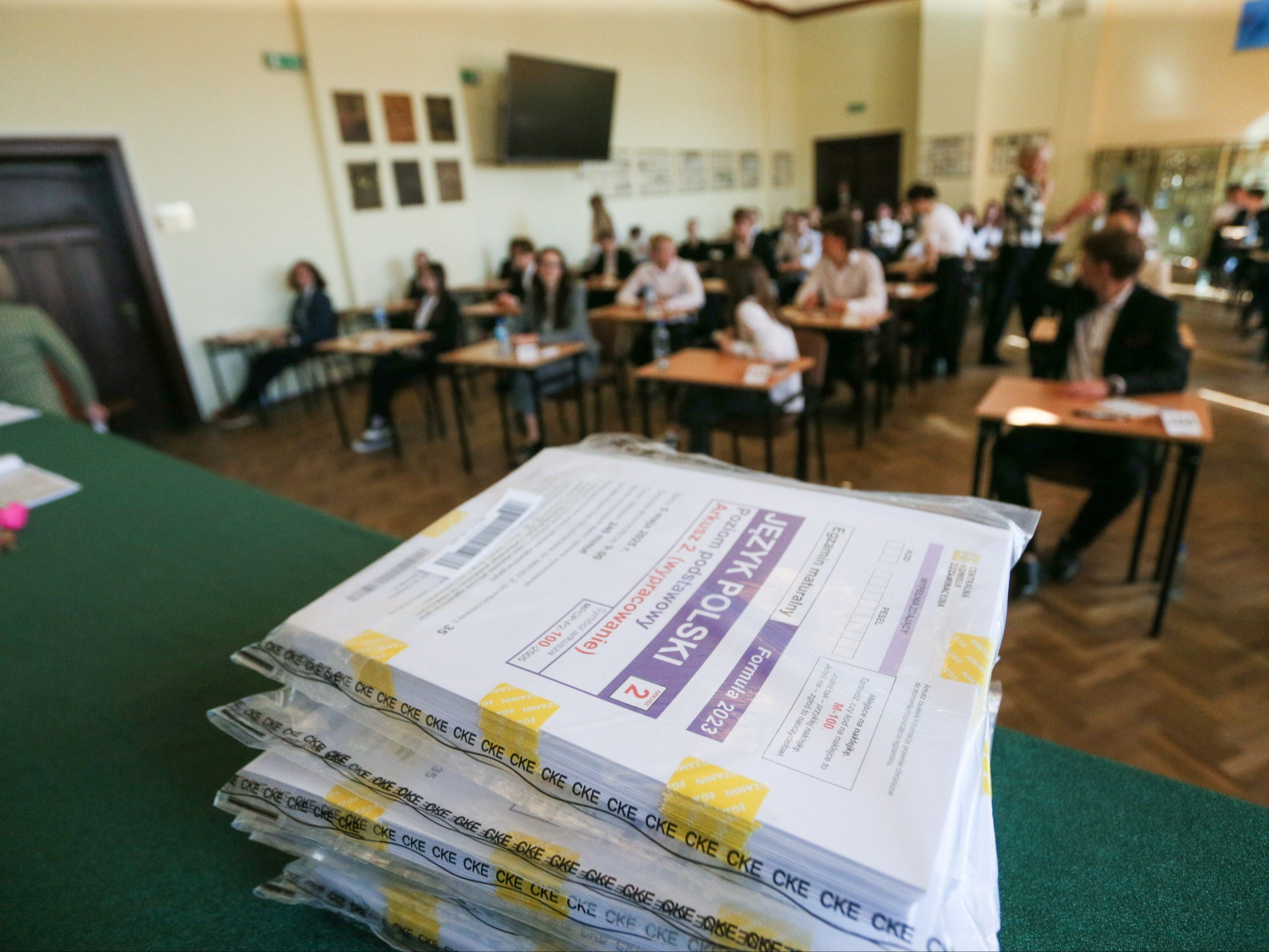 Ruszyły matury. CKE reaguje na informacje o przeciekach