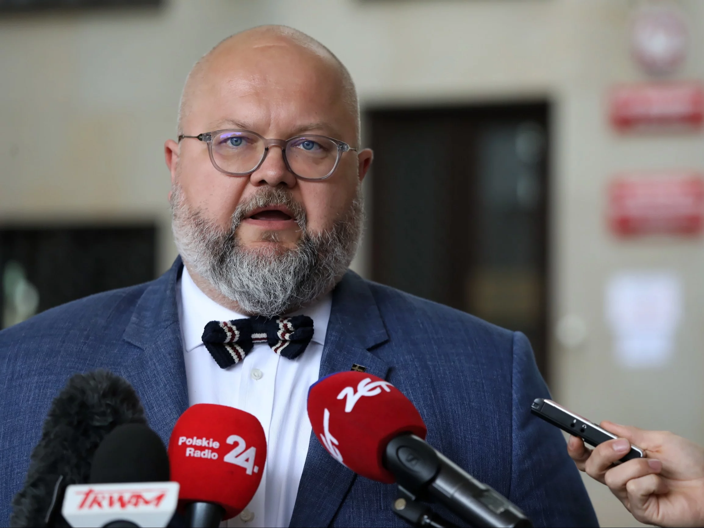 Afera RARS. Pełnomocnik Dominika B.: Chorego na oczy doprowadzono w kajdankach