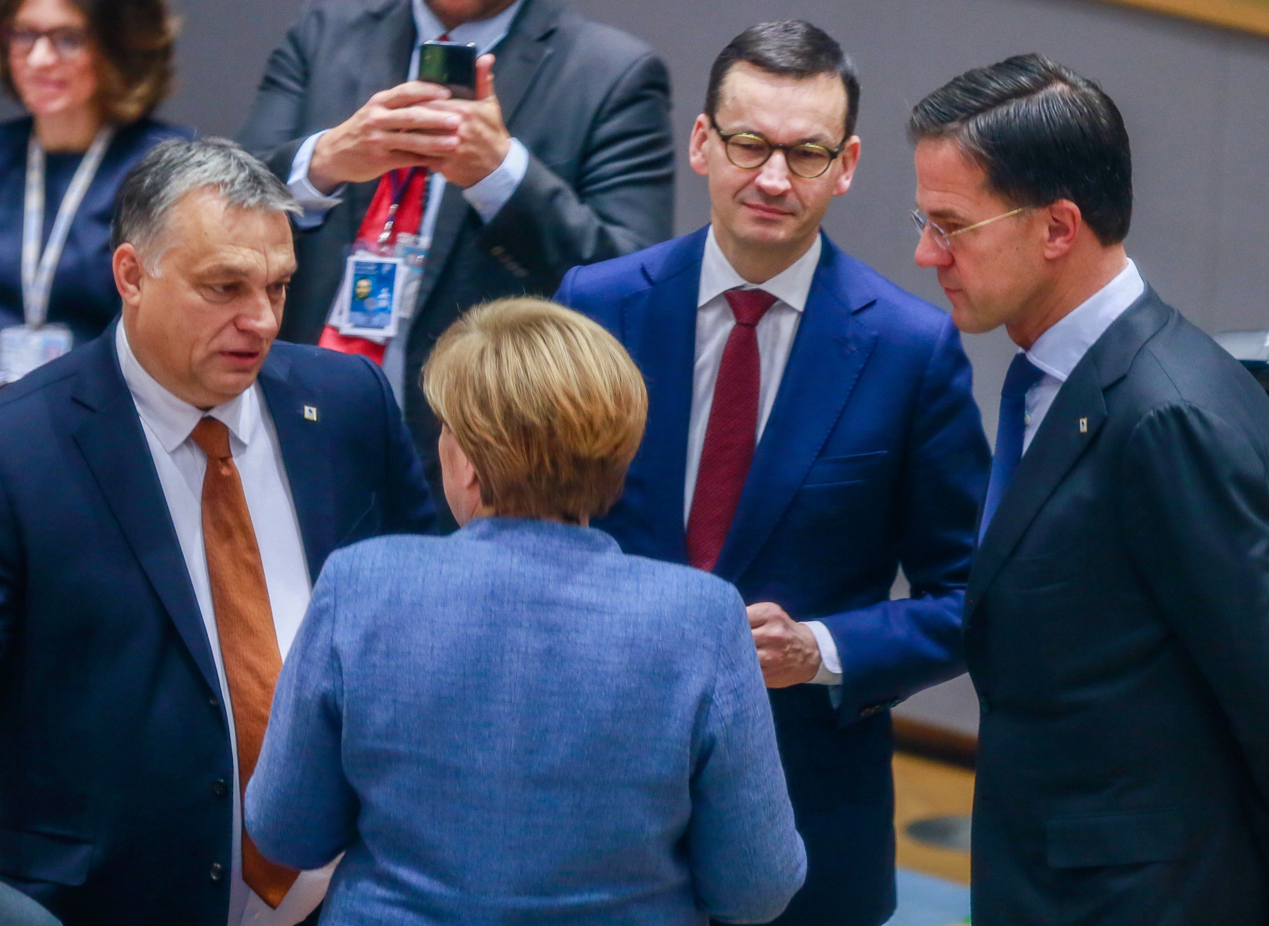 Premier Węgier Viktor Orbán, kanclerz Niemiec Angela Merkel, premier Mateusz Morawiecki i premier Holandii Mark Rutte.