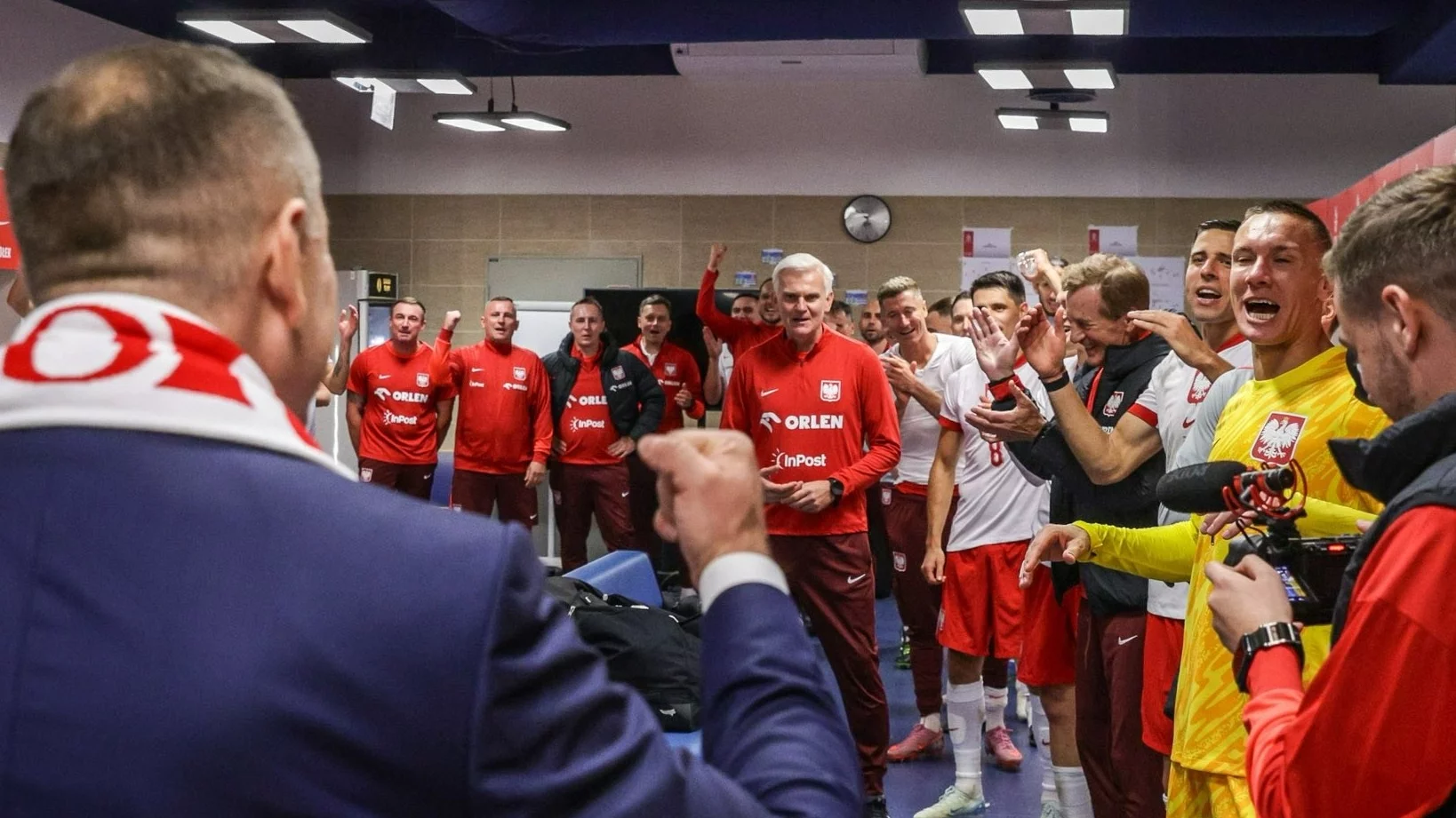 Polacy pokonali Finlandię w meczu eliminacyjnym do Mistrzostw Świata 2026. Piłkarzom pogratulował prezydent Karol Nawrocki