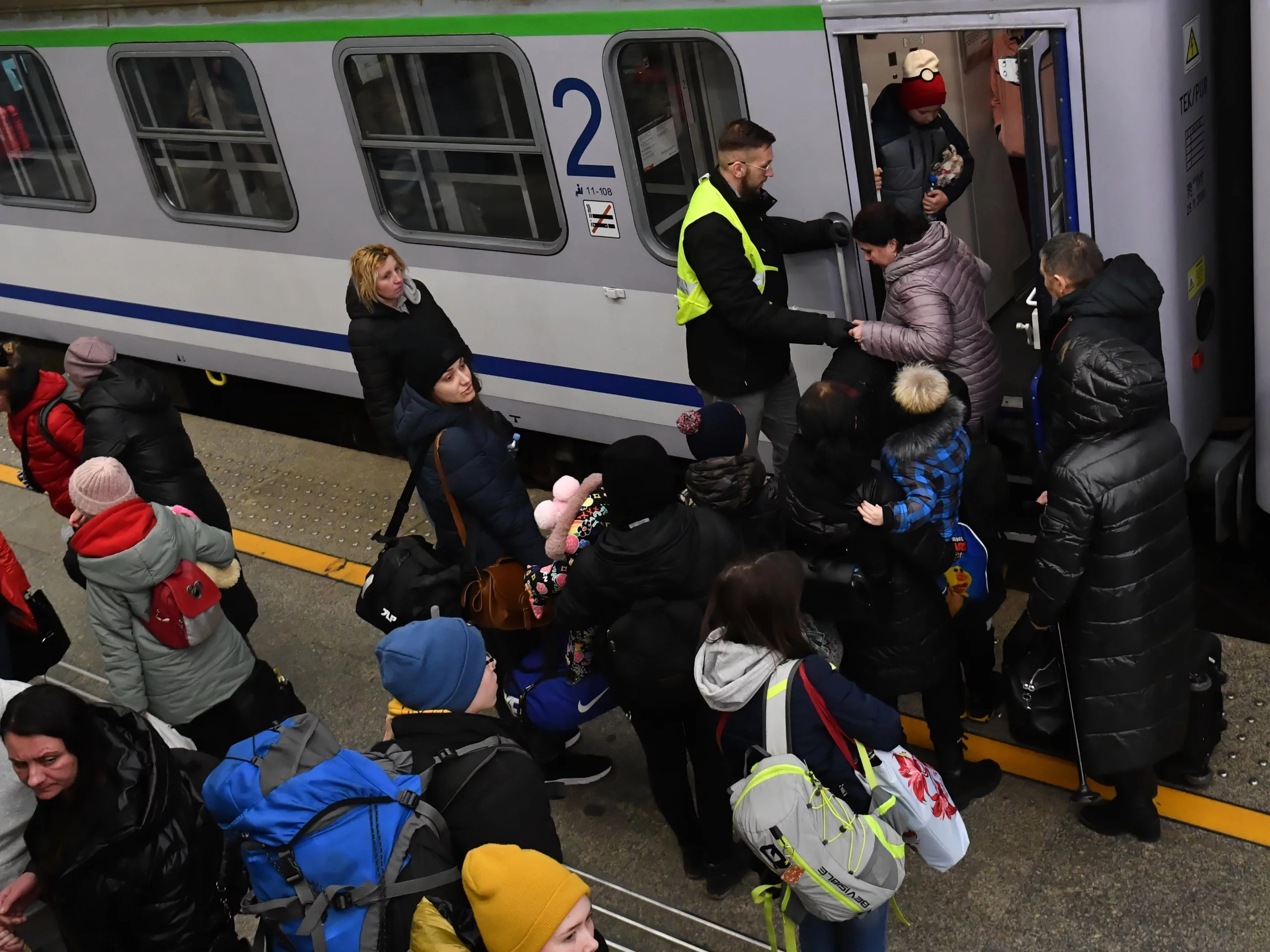 Uchodźcy z Ukrainy na Dworcu Centralnym w Warszawie