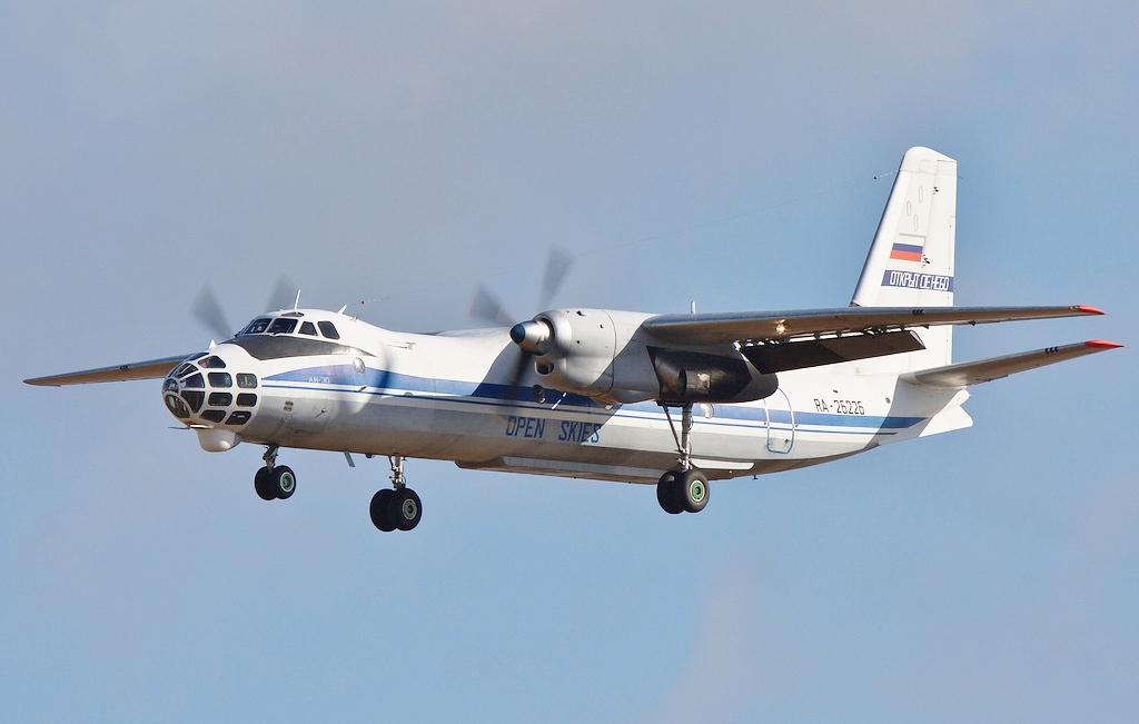 Rosyjski samolot Antonov An-30