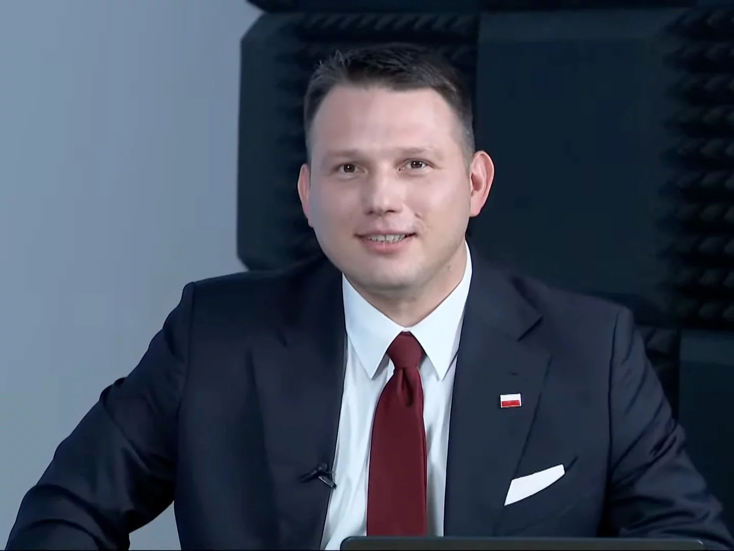 Mentzen: Chciałbym zobaczyć, jak podprogowi tłumaczą Papie