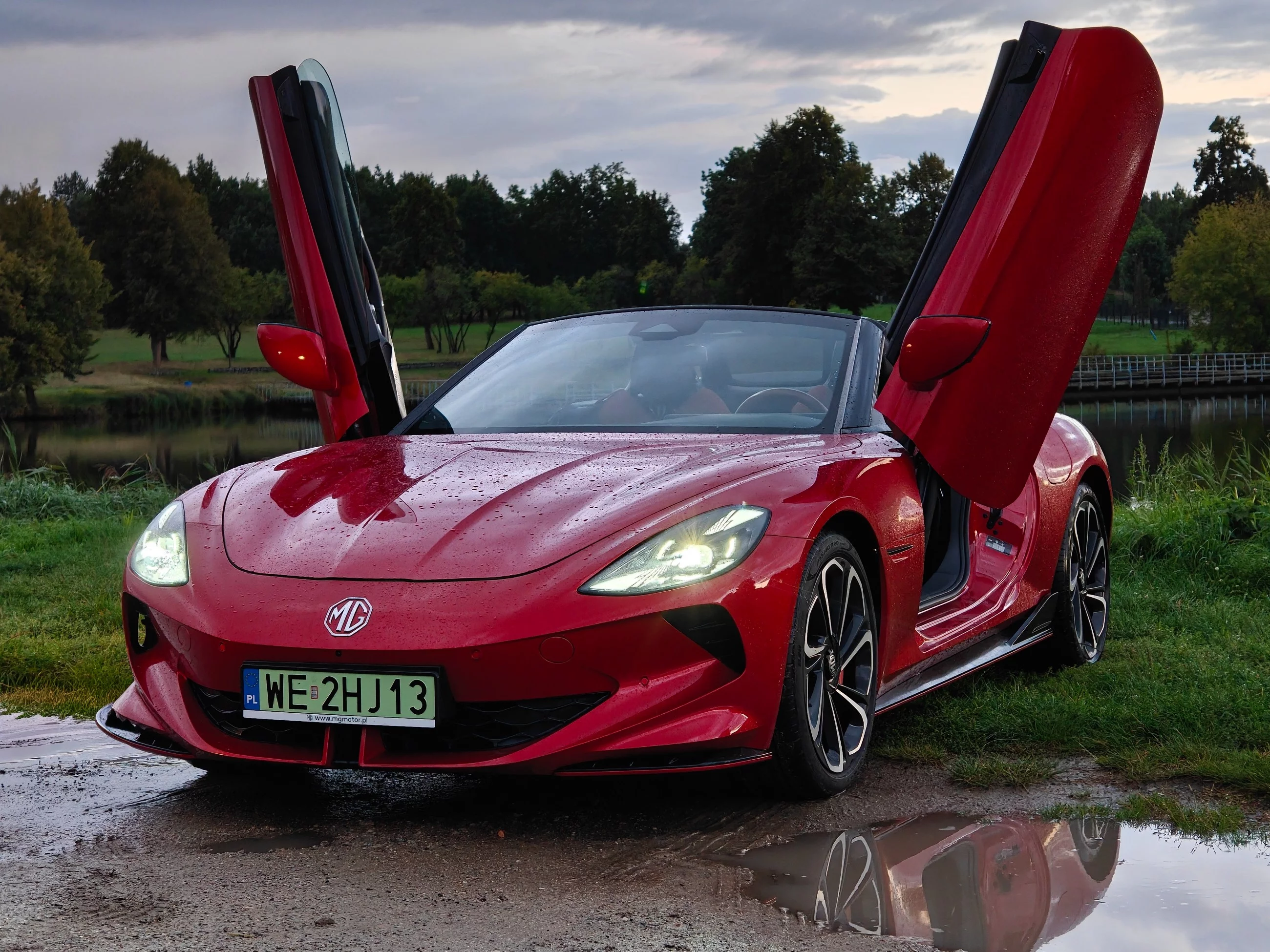 MG Cyberster AWD