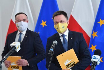 Michał Kobosko i Szymon Hołownia podczas konferencji w Senacie