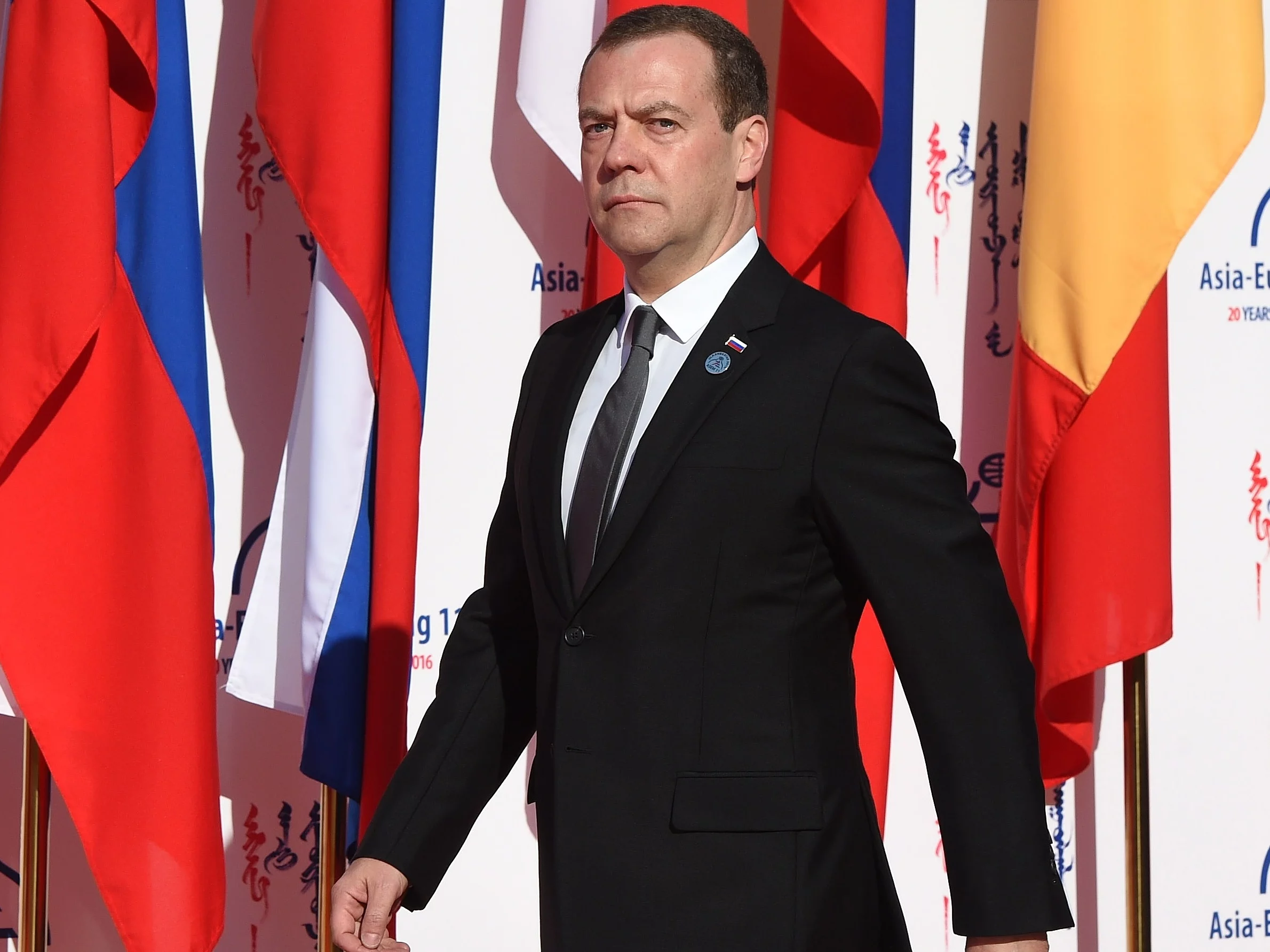 Miedwiediew odpowiada Sikorskiemu: Pomysł idiotów. To oznacza wojnę