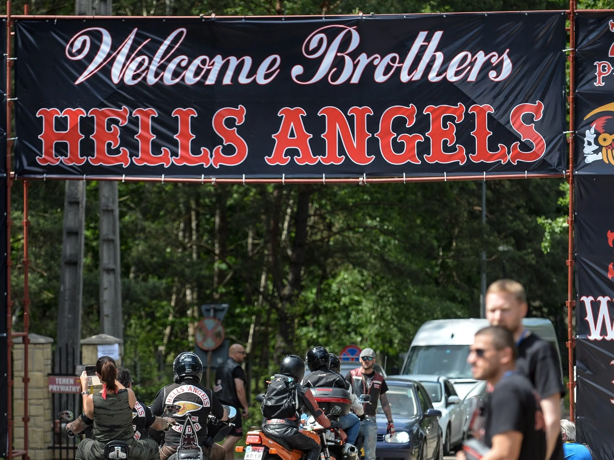 Motocykliści klubu motocyklowego Hells Angels