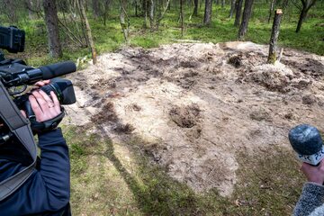 Miejsce znalezienia szczątków niezidentyfikowanego obiektu wojskowego w lesie w okolicach miejscowości Zamość k. Bydgoszczy
