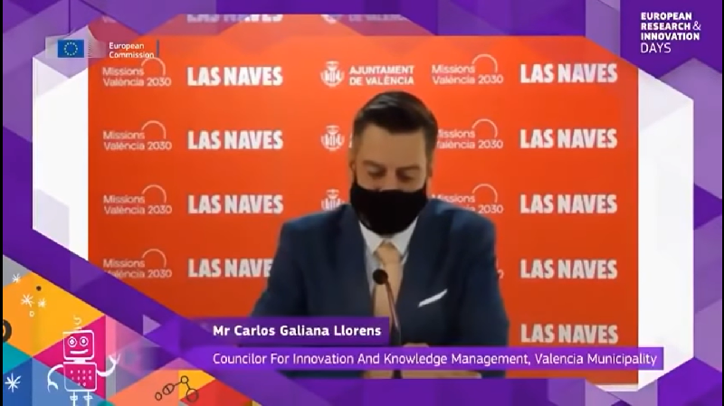 Minister Carlos Galiana Llorens udawał, że mówi po angielsku