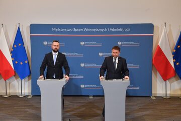 Minister Marcin Kierwiński (P) i wicepremier Władysław Kosiniak-Kamysz