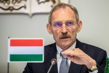 Minister spraw wewnętrznych Węgier Sandor Pinter
