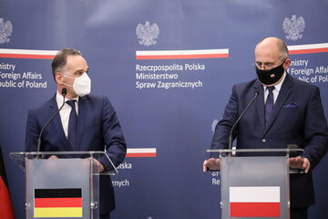 Minister spraw zagranicznych RP Zbigniew Rau (P) i szef niemieckiego MSZ Heiko Maas (L)