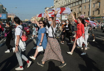 Mińsk: Pokojowy protest kobiet