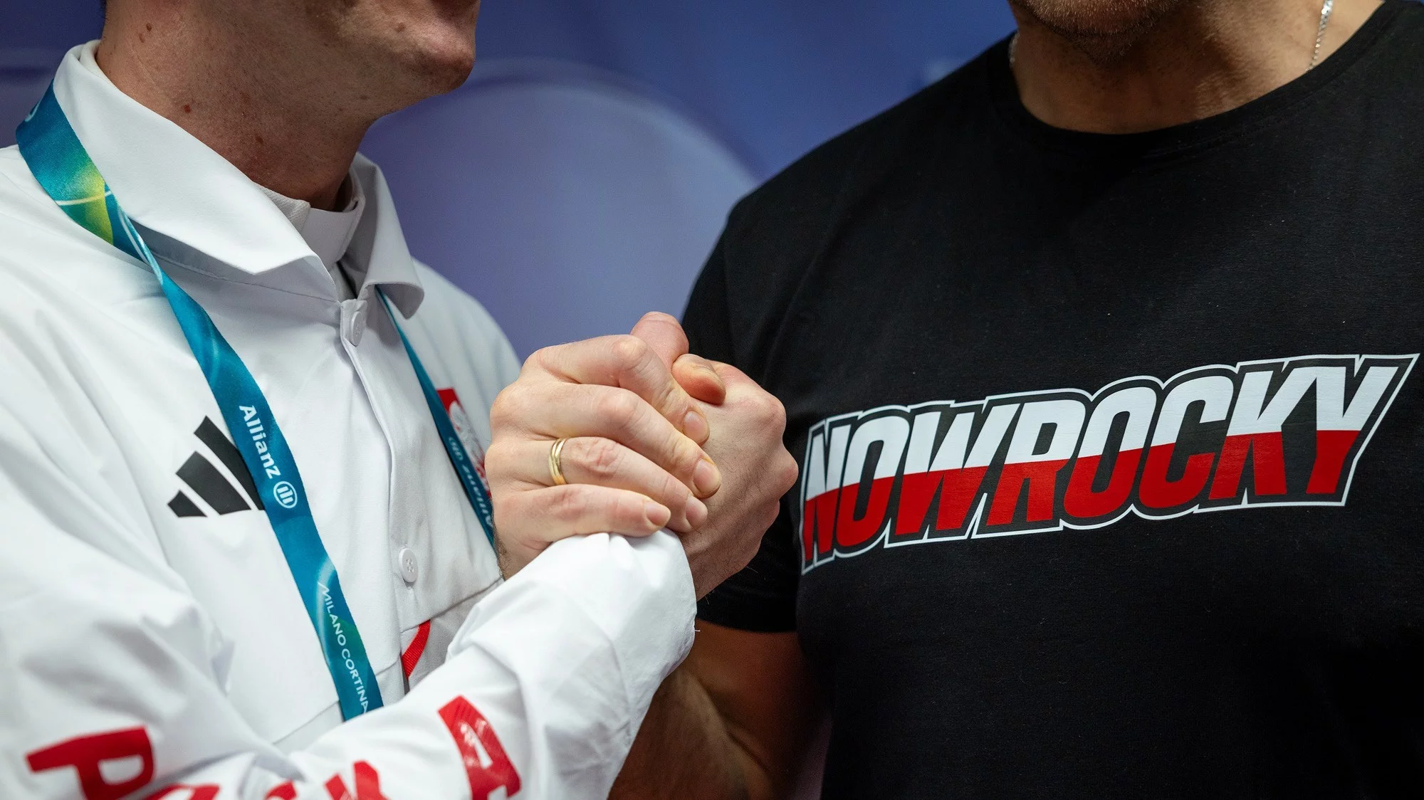 Prezydent Karol Nawrocki w koszulce marki Nowrocky