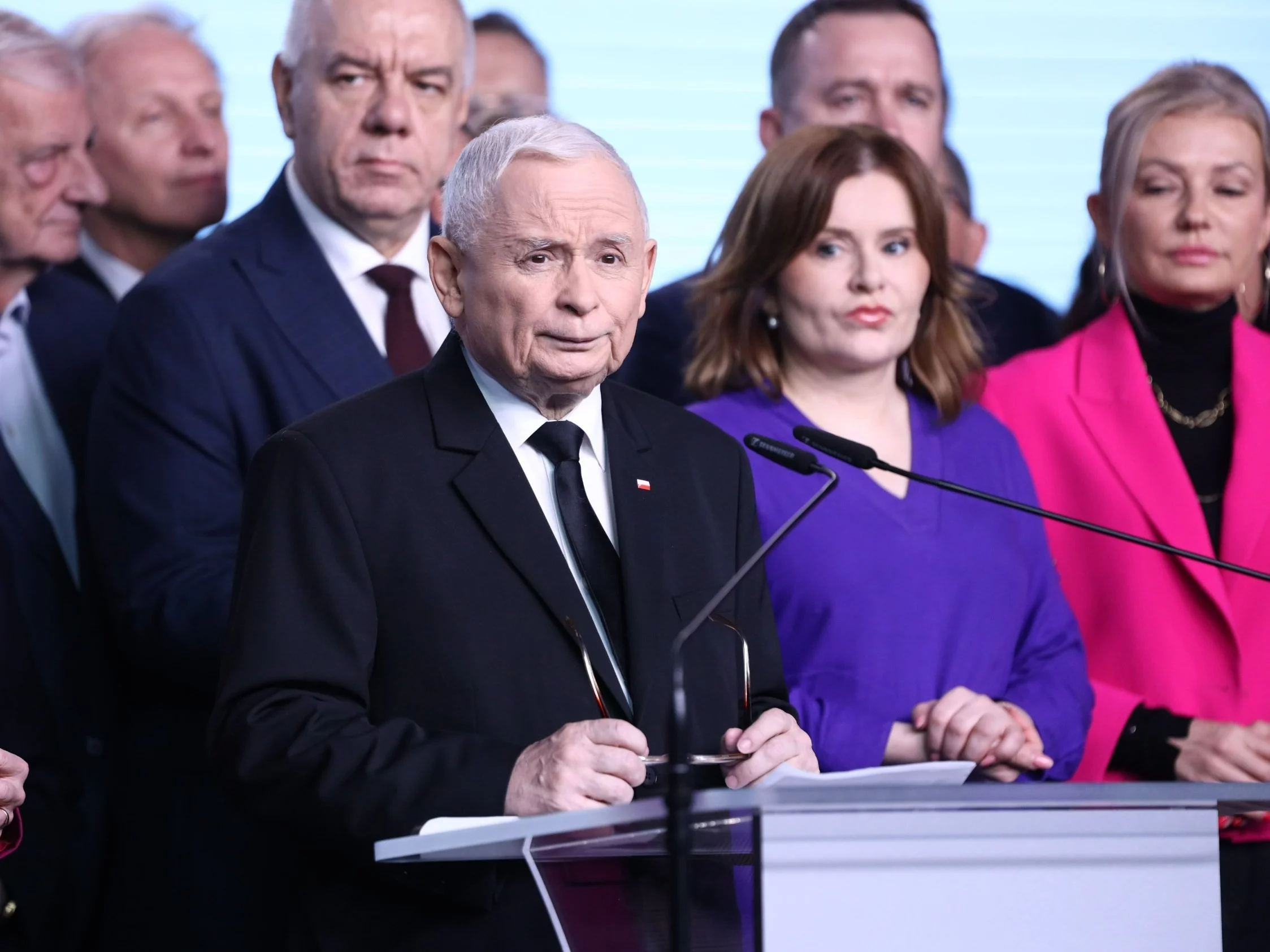 "Będę się za was modlił". Mocne słowa Kaczyńskiego pod pomnikiem smoleńskim