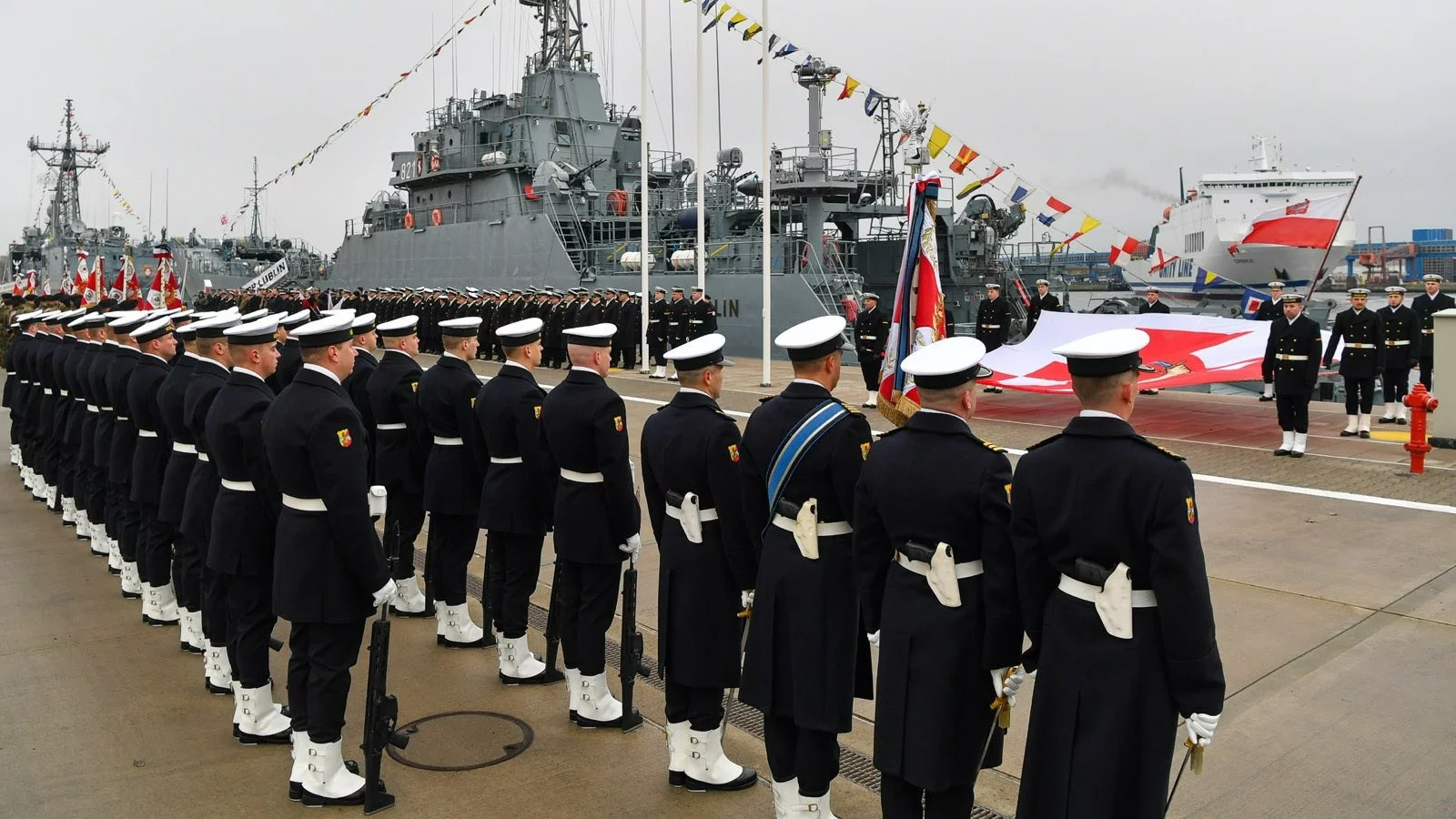 MON przygotowało specjalny dodatek. "180 zł za każdy dzień"