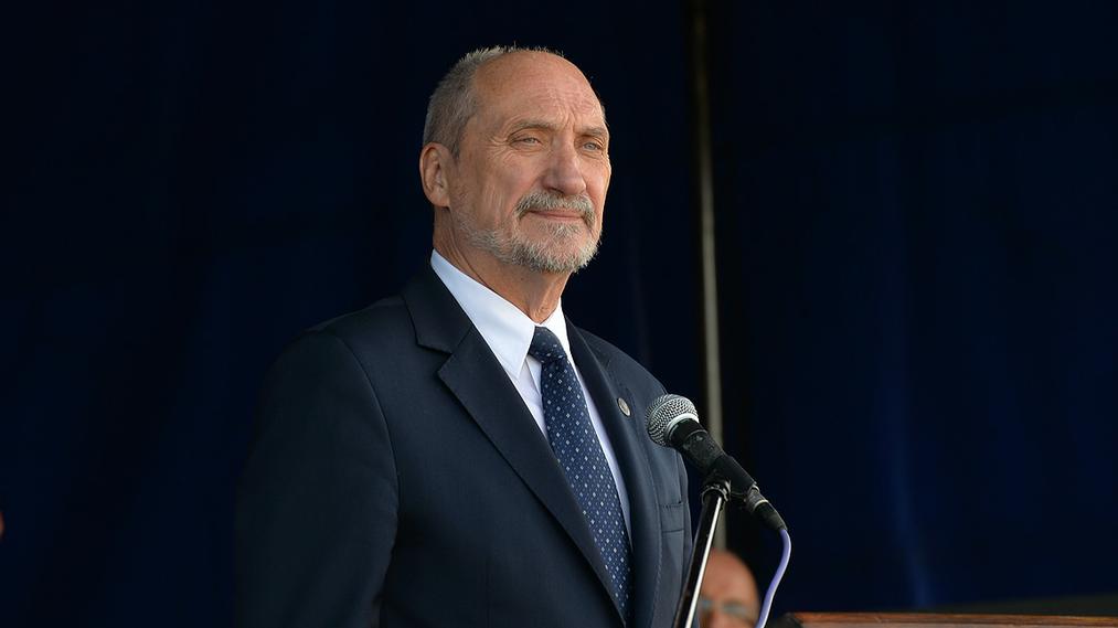 Antoni Macierewicz, szef MON