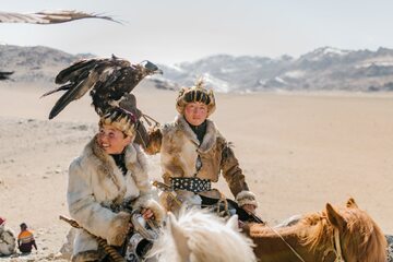 Mongolia. Polowanie z orłami